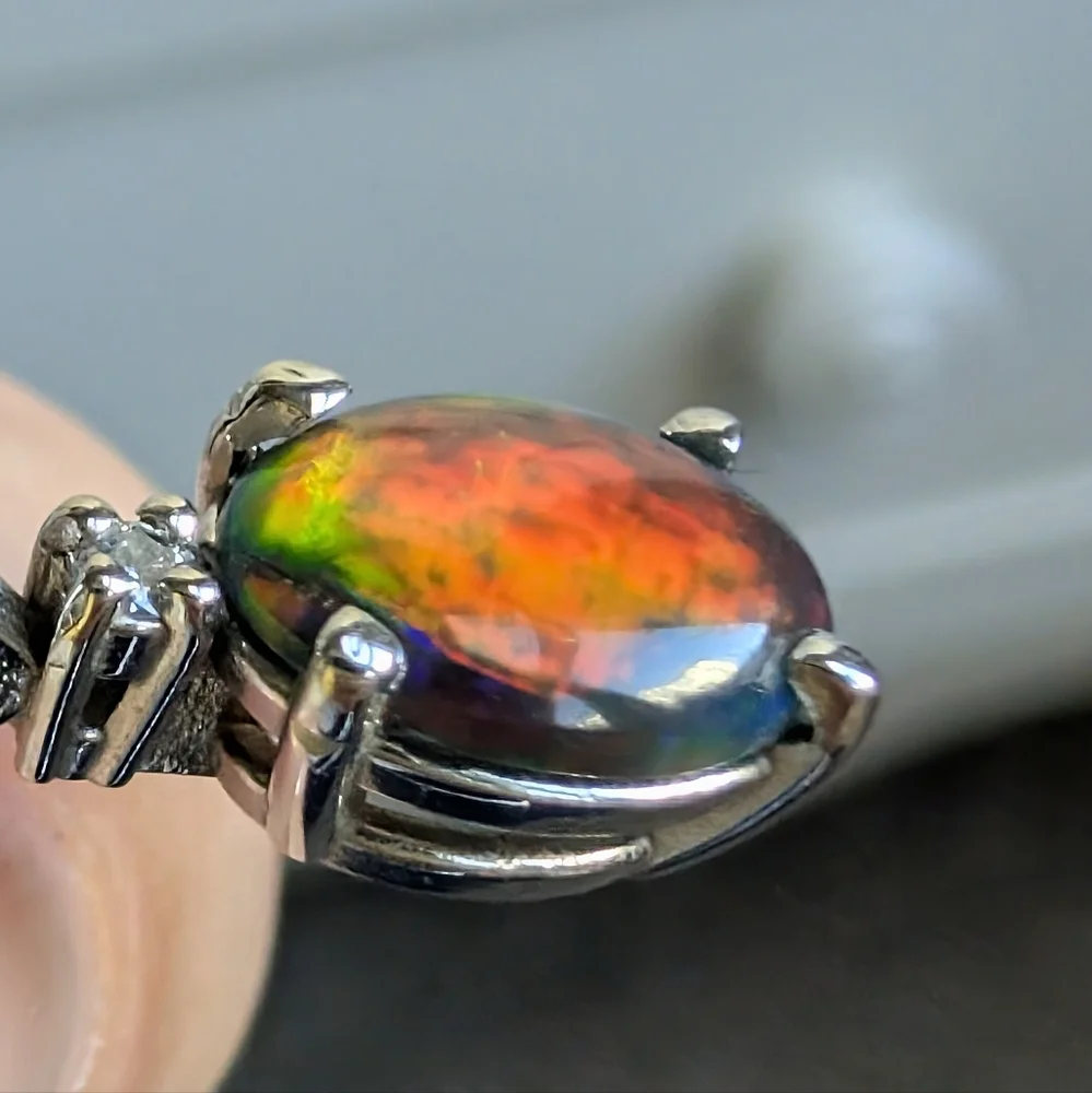 South Africa QGI IYKT WHITE GOLD chain with Black OPAL stone & Diamond Necklace
